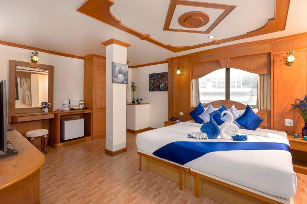 Tiger Complex By Eyg Hotel Patong Exterior foto